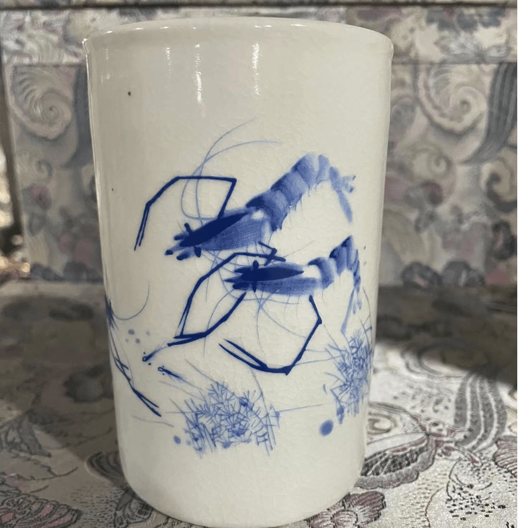 A866青花虾趣笔筒