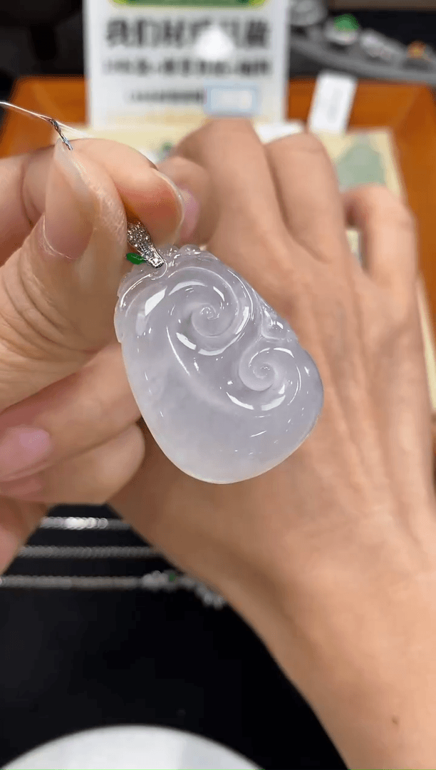 【闪购商品】翡翠吊坠(不含链)18K金镶嵌如意