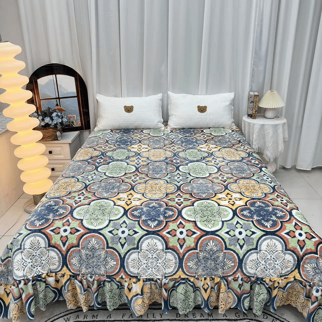 【荣荣家居】安娜-秋冬新款牛奶绒绗缝床盖【240*250大床裙款】可机洗