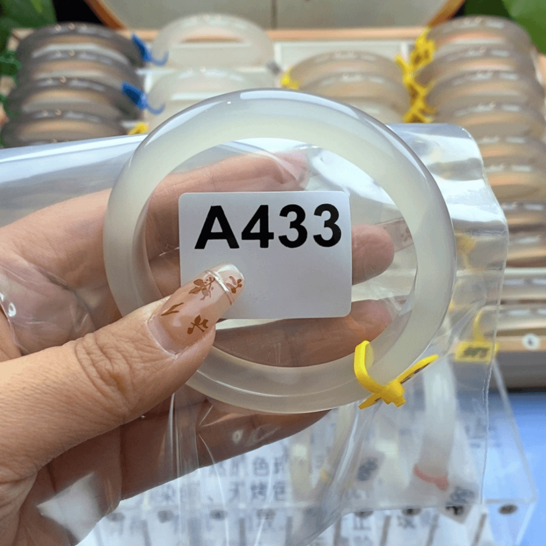 【闪购商品】玛瑙/玉髓手镯未镶嵌是**呀