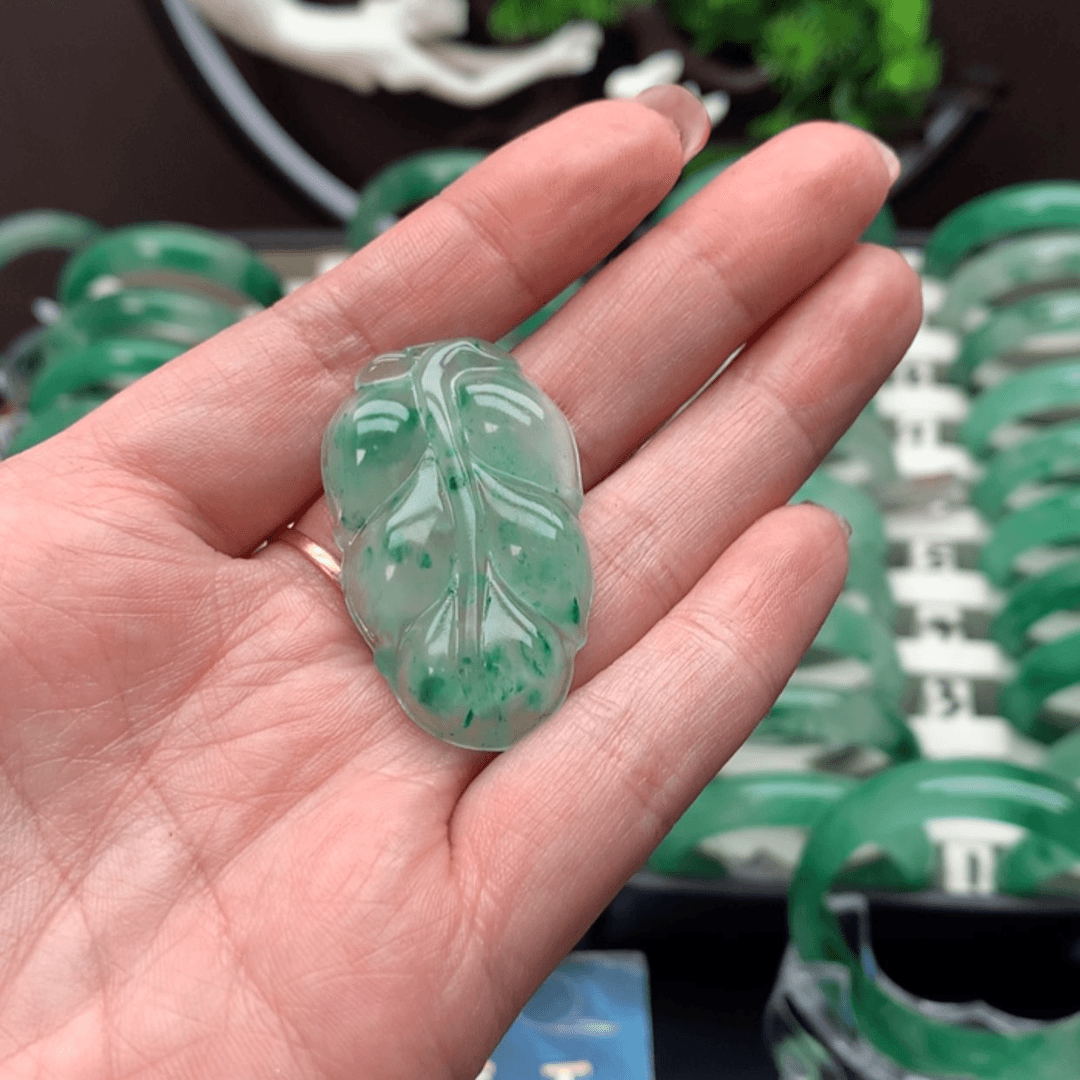 【闪购商品】石英质玉颈饰未镶嵌尹**?