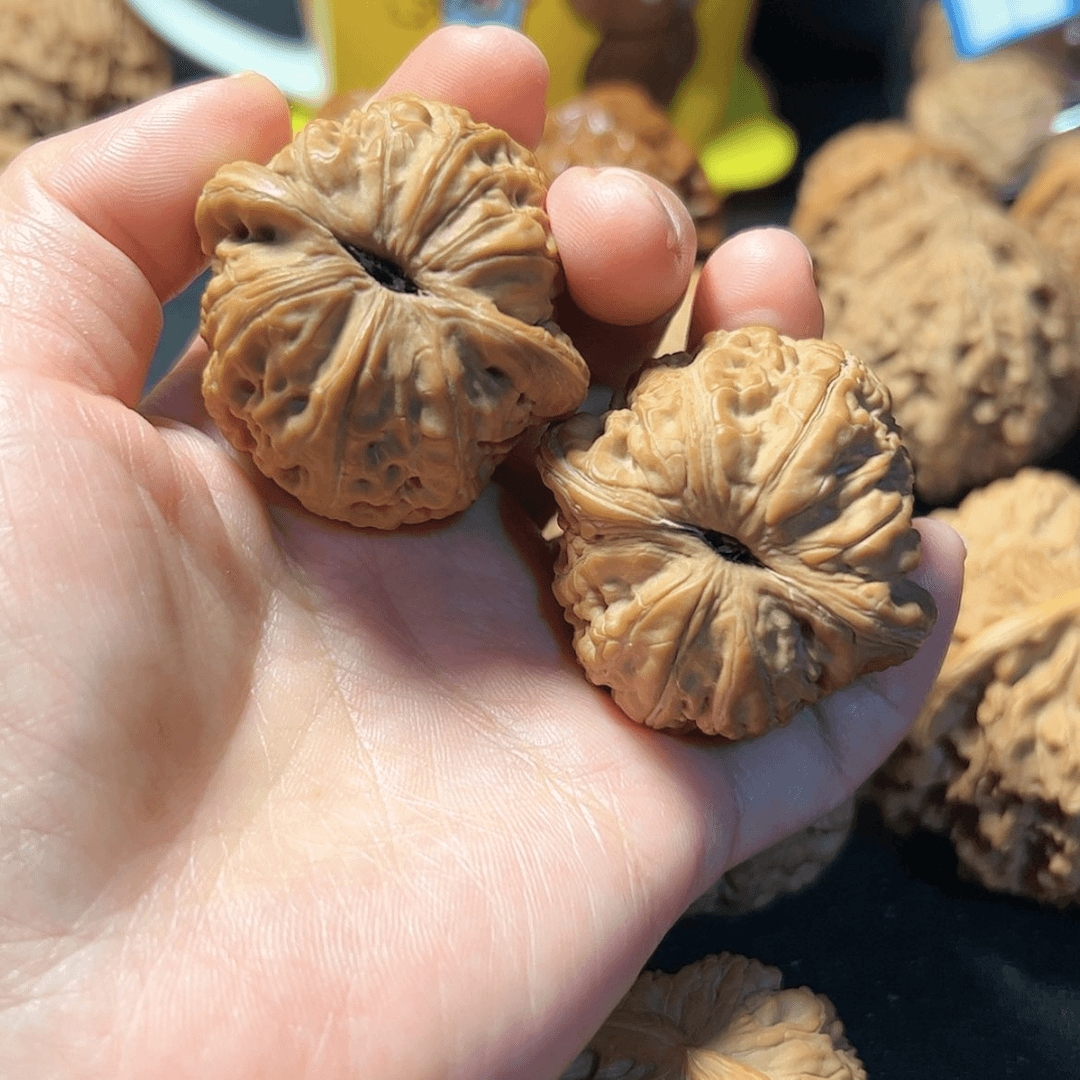 【闪购商品】文玩核桃把件石**.元宝40