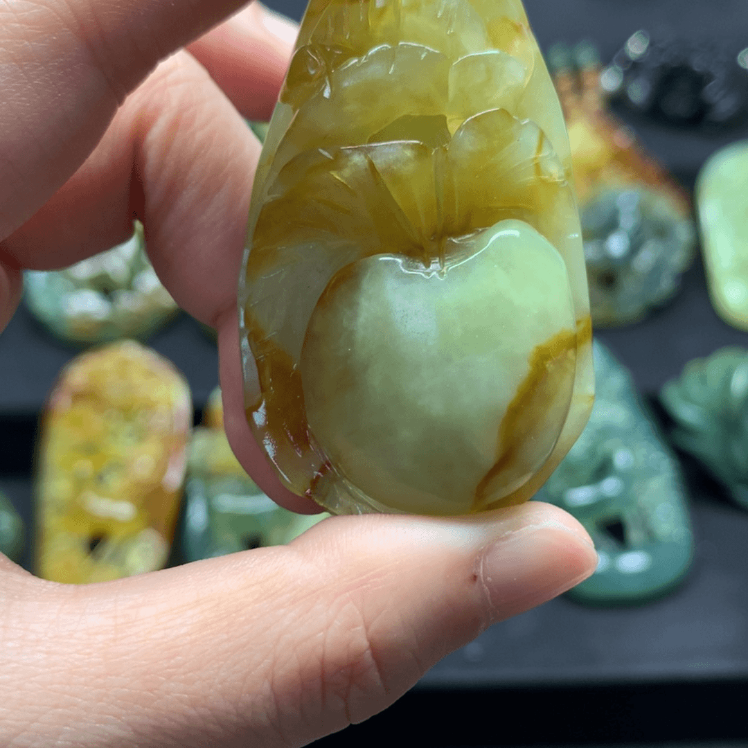 【闪购商品】蛇纹石玉颈饰未镶嵌