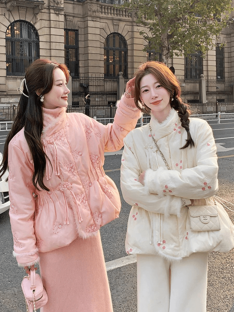 波司澄新年战袍刺绣羽绒服女冬季2024新款新中式收腰显瘦保暖小