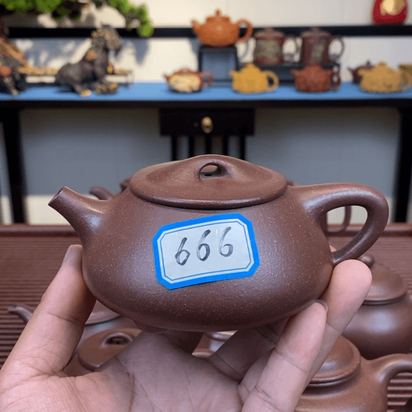 【闪购商品】紫砂茶壶九*。