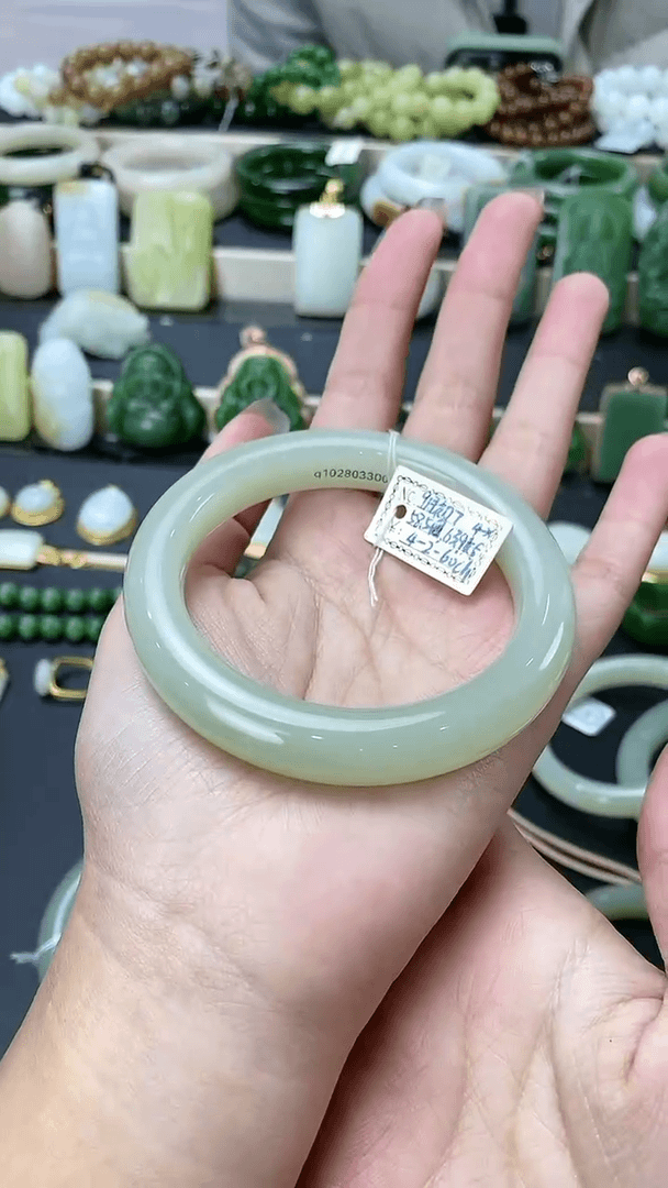 【闪购商品】和田玉手镯未镶嵌口径59