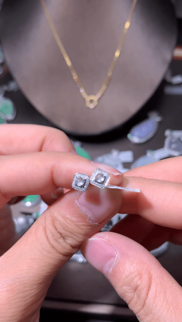 【闪购商品】翡翠耳钉18K金镶嵌蛋面