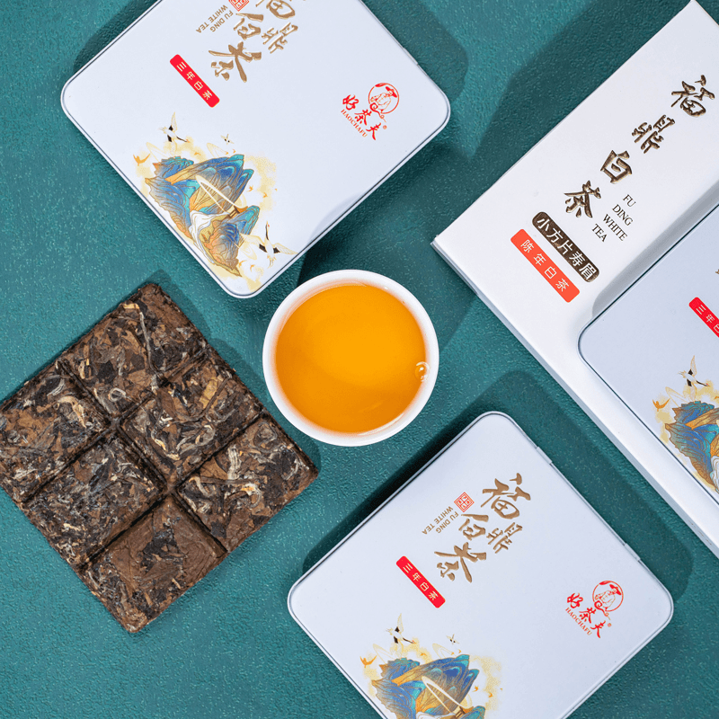正宗福鼎老白茶2018年老寿眉茶叶30g紧压贡眉茶叶铁盒送礼礼盒装