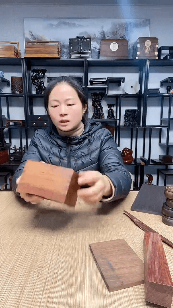【闪购商品】1根雕煮蜡 绒毛盒子  没起阳线
