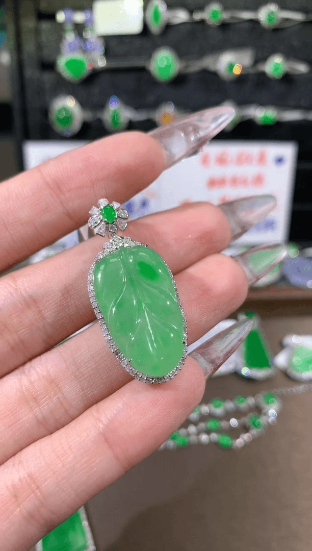 【闪购商品】翡翠颈饰18K金镶嵌定金500