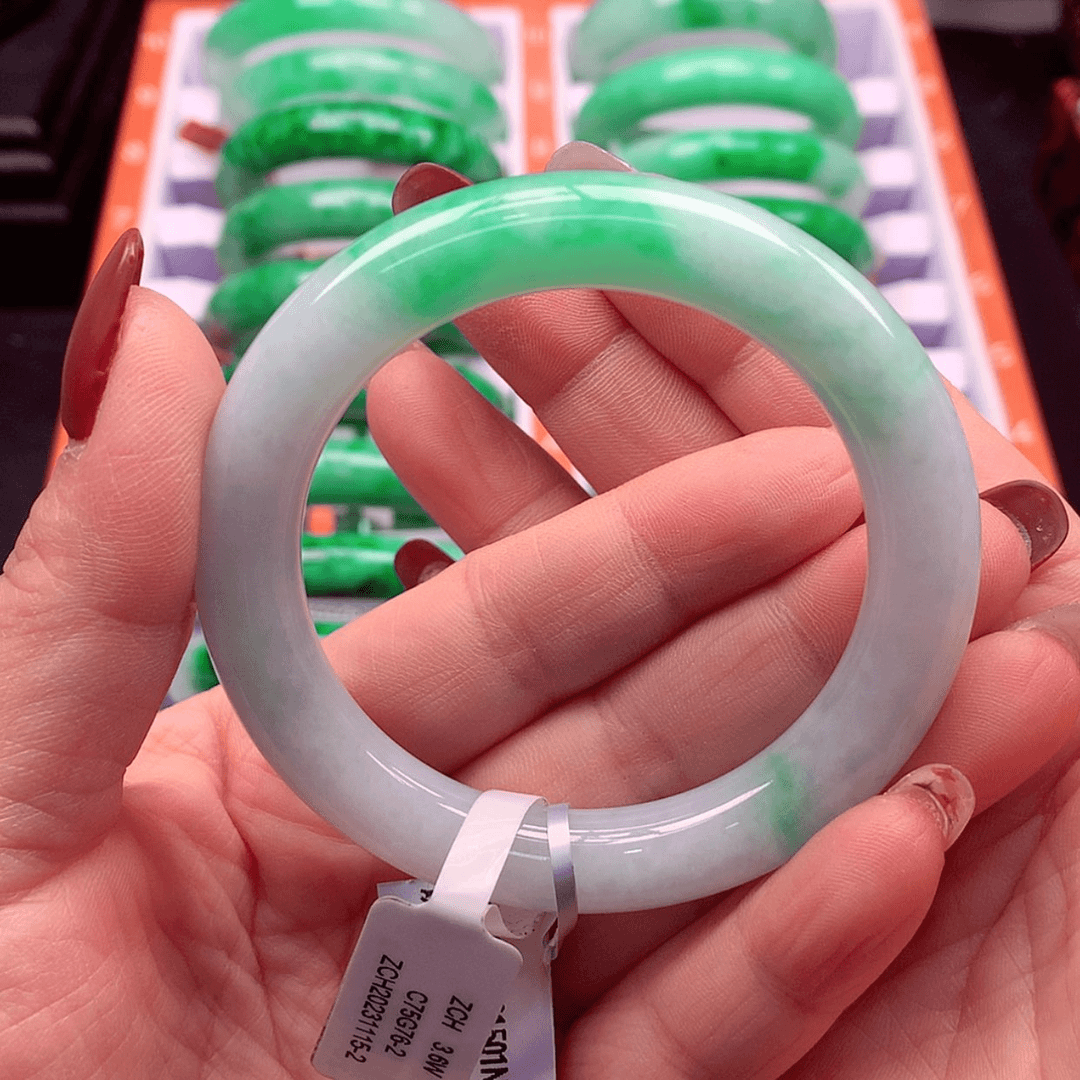 【闪购商品】翡翠手镯未镶嵌靓****8