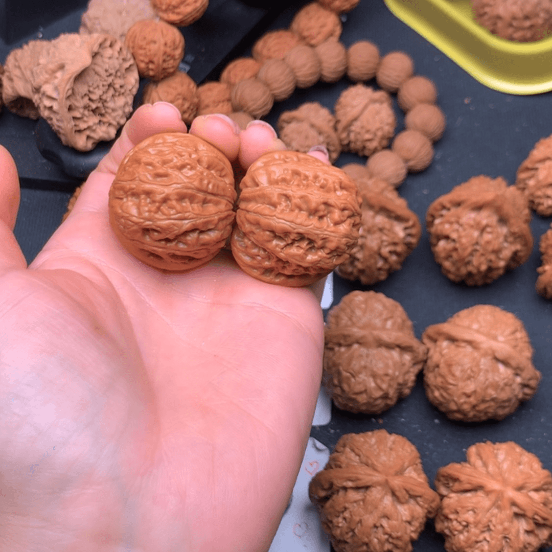 【闪购商品】文玩核桃把件心**水