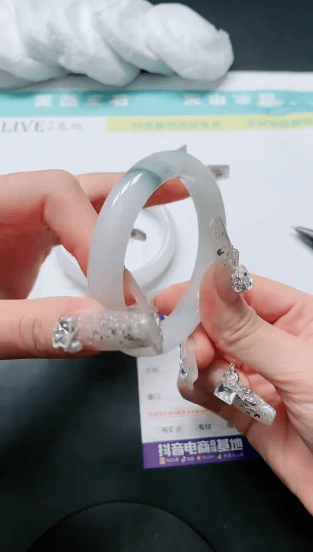 【闪购商品】石英质玉手镯未镶嵌15/55.4