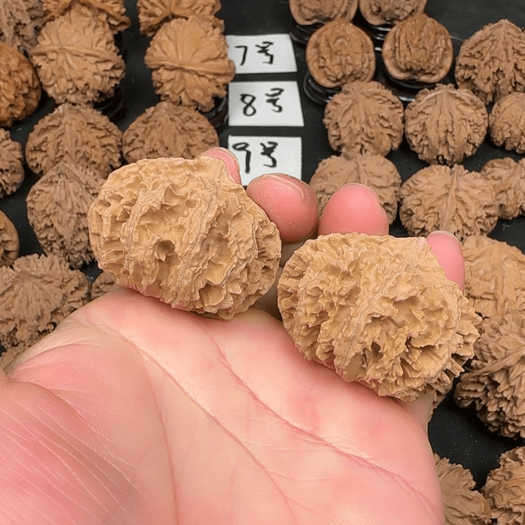 【闪购商品】文玩核桃把件黄*斌秦岭灯笼
