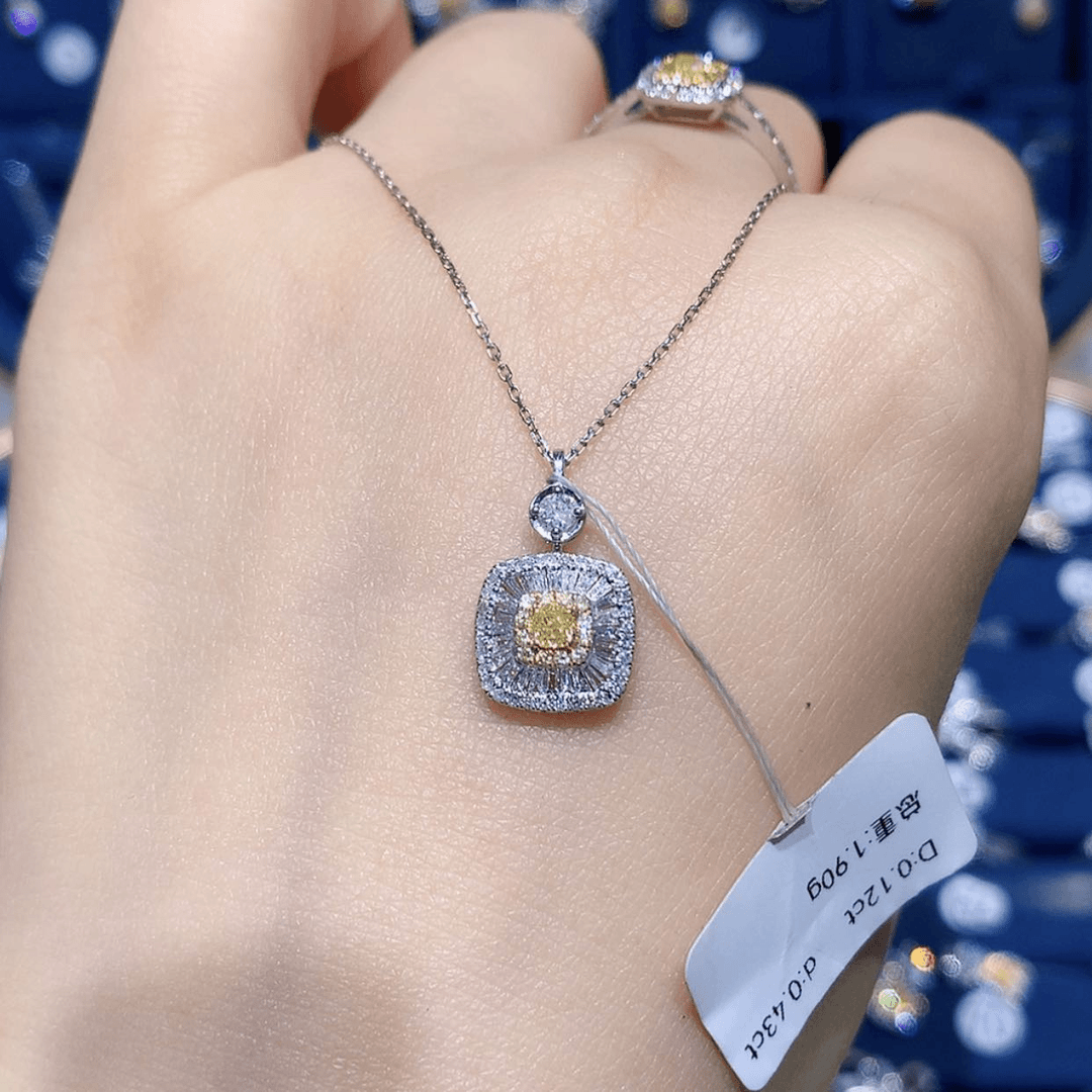 【闪购商品】钻石颈饰18K金镶嵌