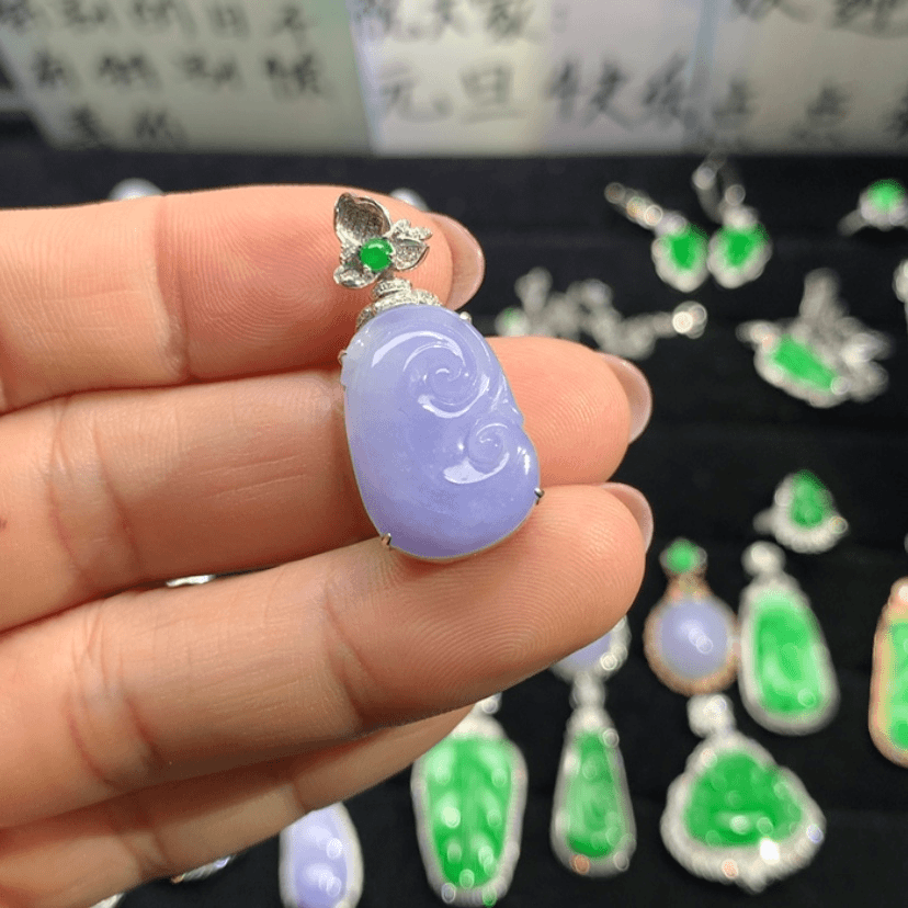 【闪购商品】翡翠颈饰18K金镶嵌✨****?