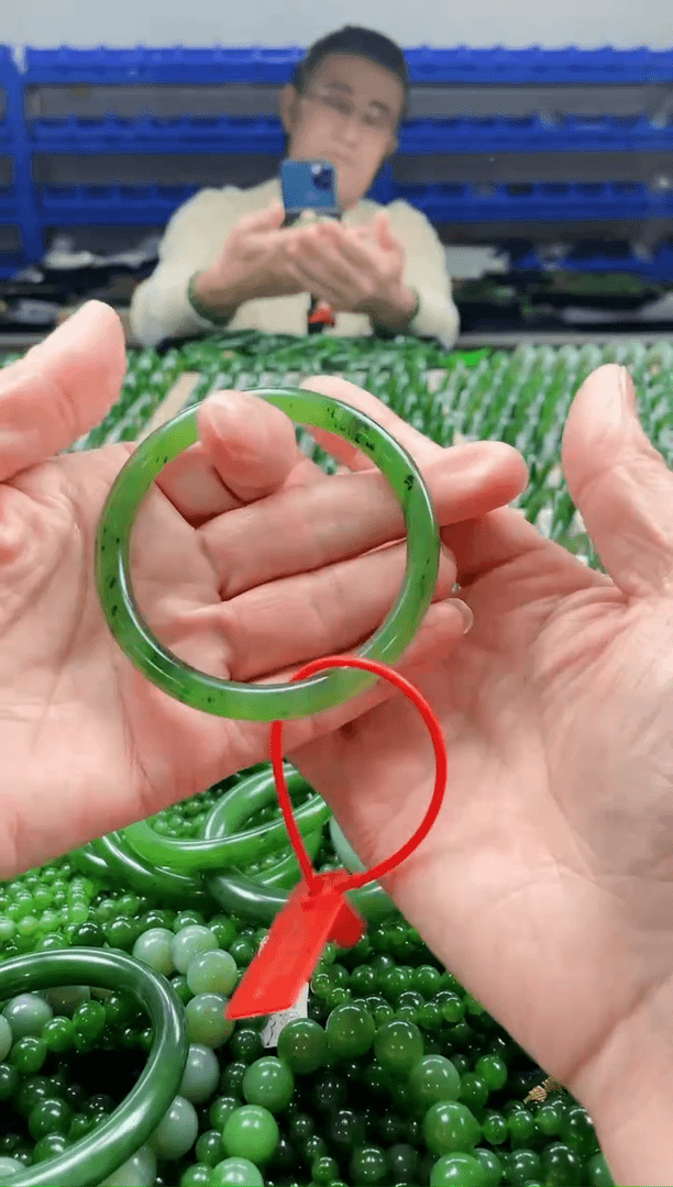 【闪购商品】和田玉（碧玉）手镯未镶嵌099