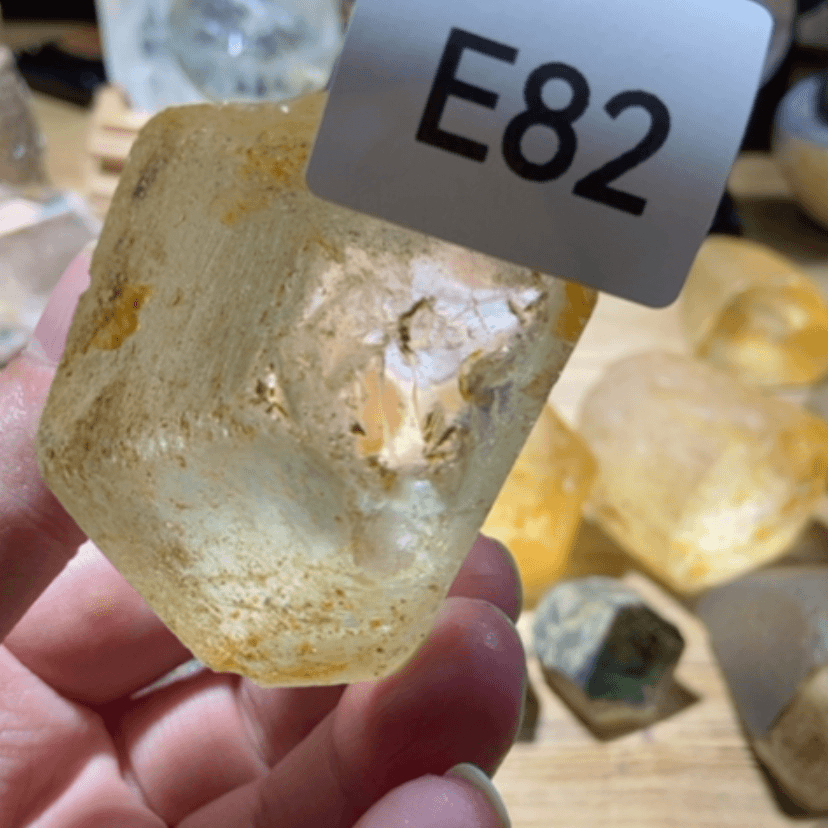 【闪购商品】水晶原石未镶嵌黄****光