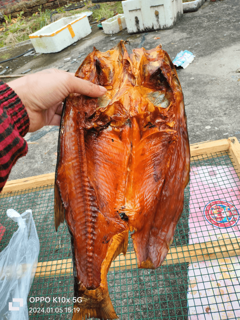 腊鱼  烟熏腊鲢鳙250克一整条