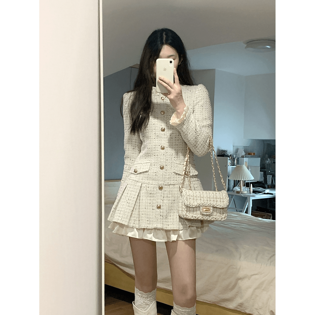 白色桔梗法式小香风连衣裙女2023秋冬季新款气质茶里茶气别致裙子