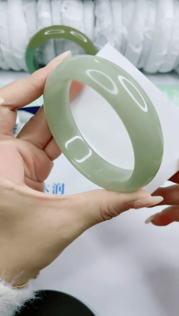 【闪购商品】石英质玉手镯未镶嵌0864771527-61