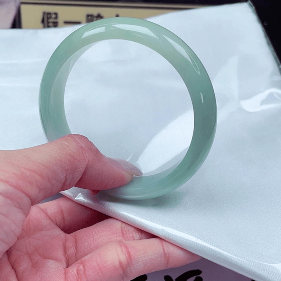 缅甸天然翡翠a货手镯