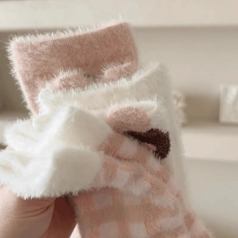 珊瑚绒绒袜子保暖睡眠地板袜柔软粉色草莓少女可爱