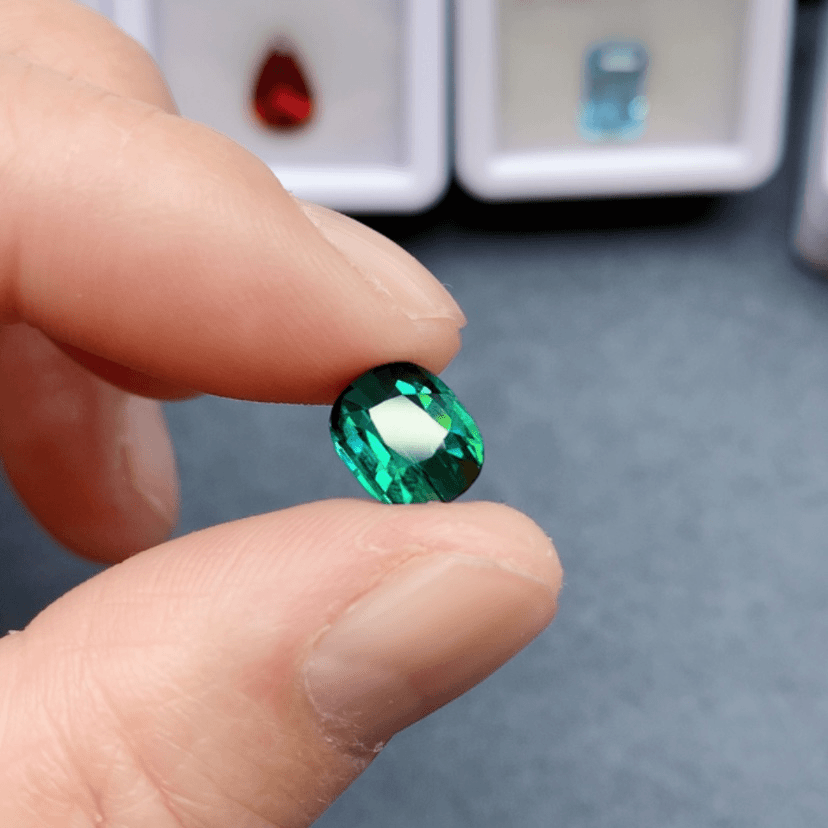 【闪购商品】绿色碧玺拉贡2.38克拉裸石未镶嵌