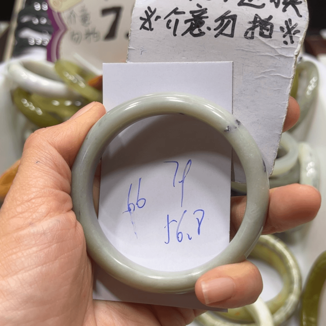 【闪购商品】蛇纹石玉手镯未镶嵌