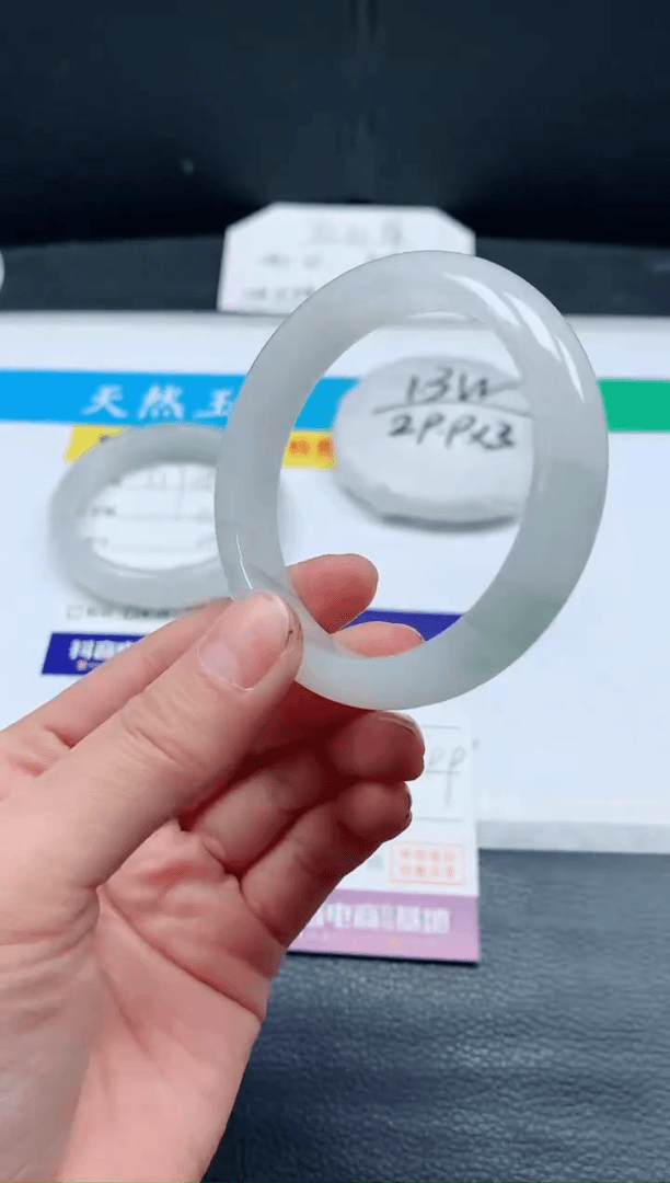 【闪购商品】石英质玉手镯未镶嵌21A318-53