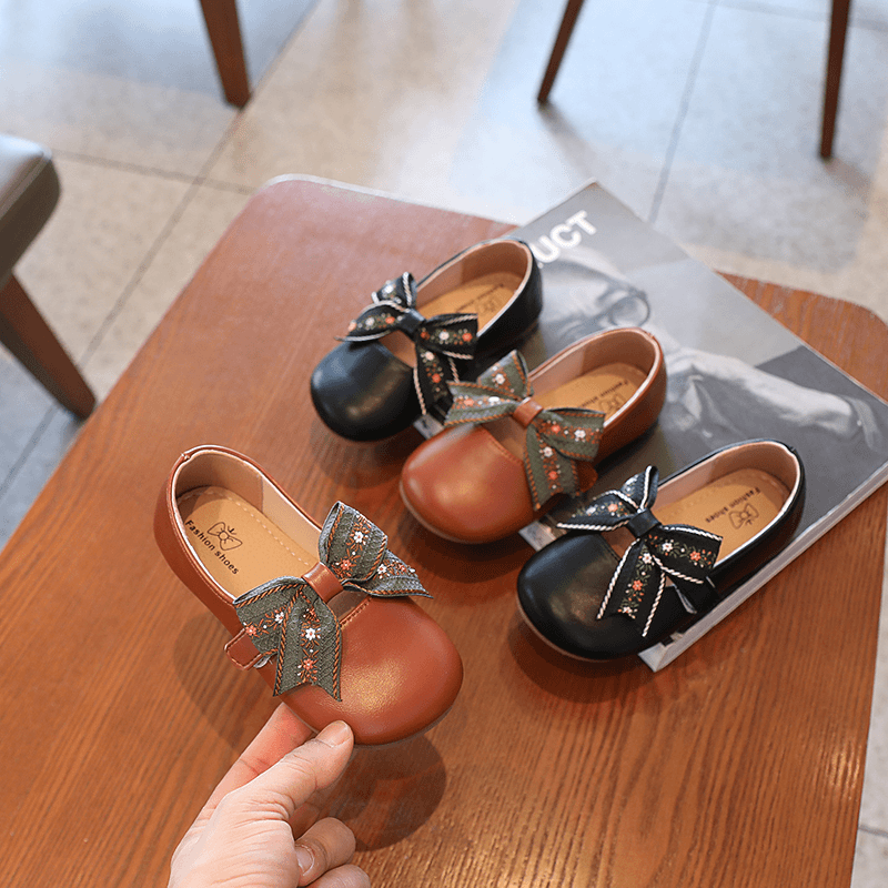 女童甜美可爱蝴蝶结小公主皮鞋软底春秋新品小女孩可爱小单鞋1050