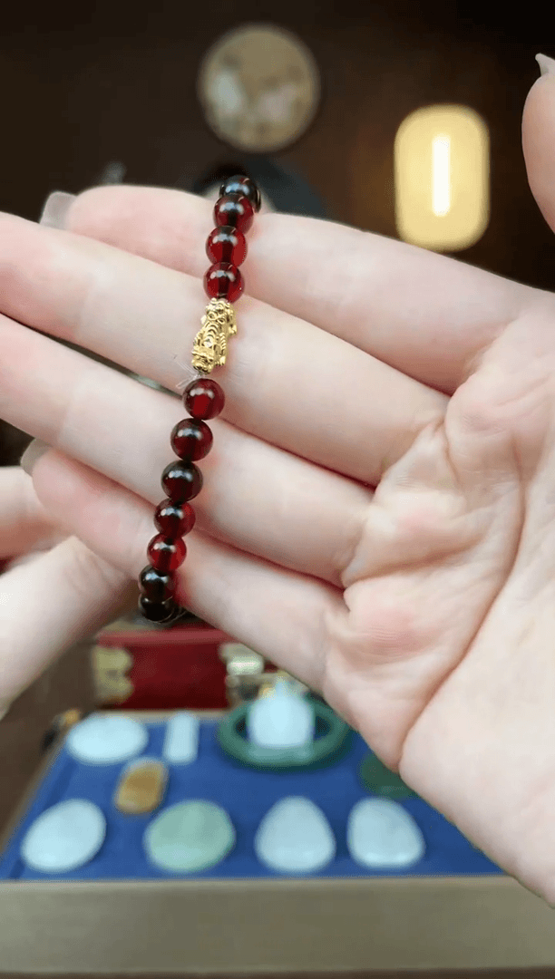 【闪购商品】琥珀颈饰18K金镶嵌g63 貔貅 5658