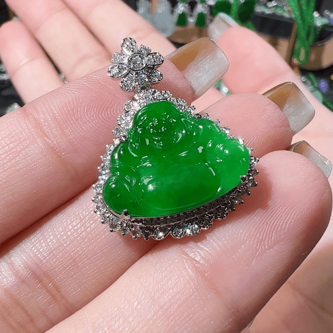 【闪购商品】翡翠颈饰18K金镶嵌吃***桃