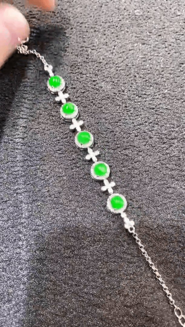 【闪购商品】翡翠手链多样性发其一不含链未镶嵌.