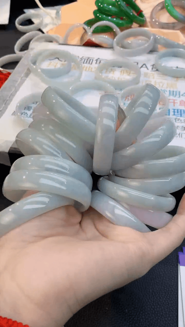 【闪购商品】翡翠手镯未镶嵌天然缅甸手镯多样性发货其一