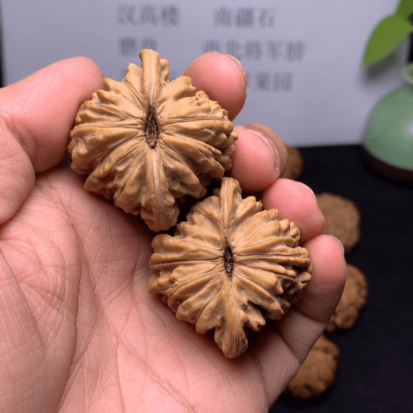 【闪购商品】文玩核桃吊坠吕*森