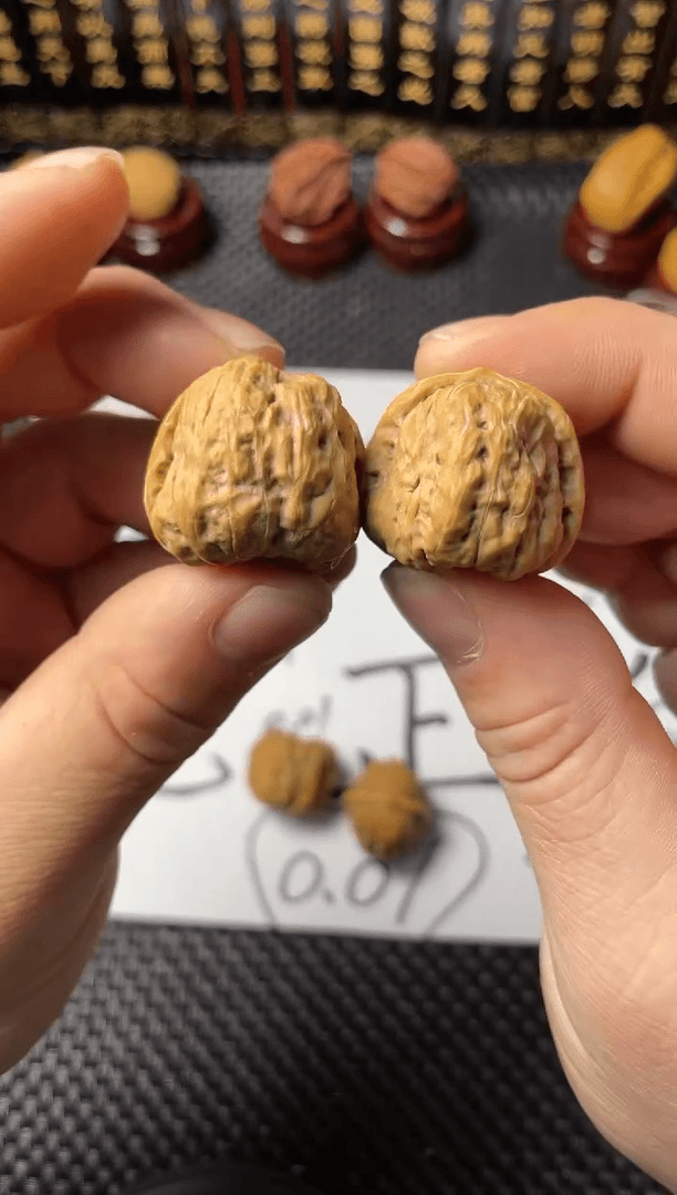 【闪购商品】桃核吊坠12