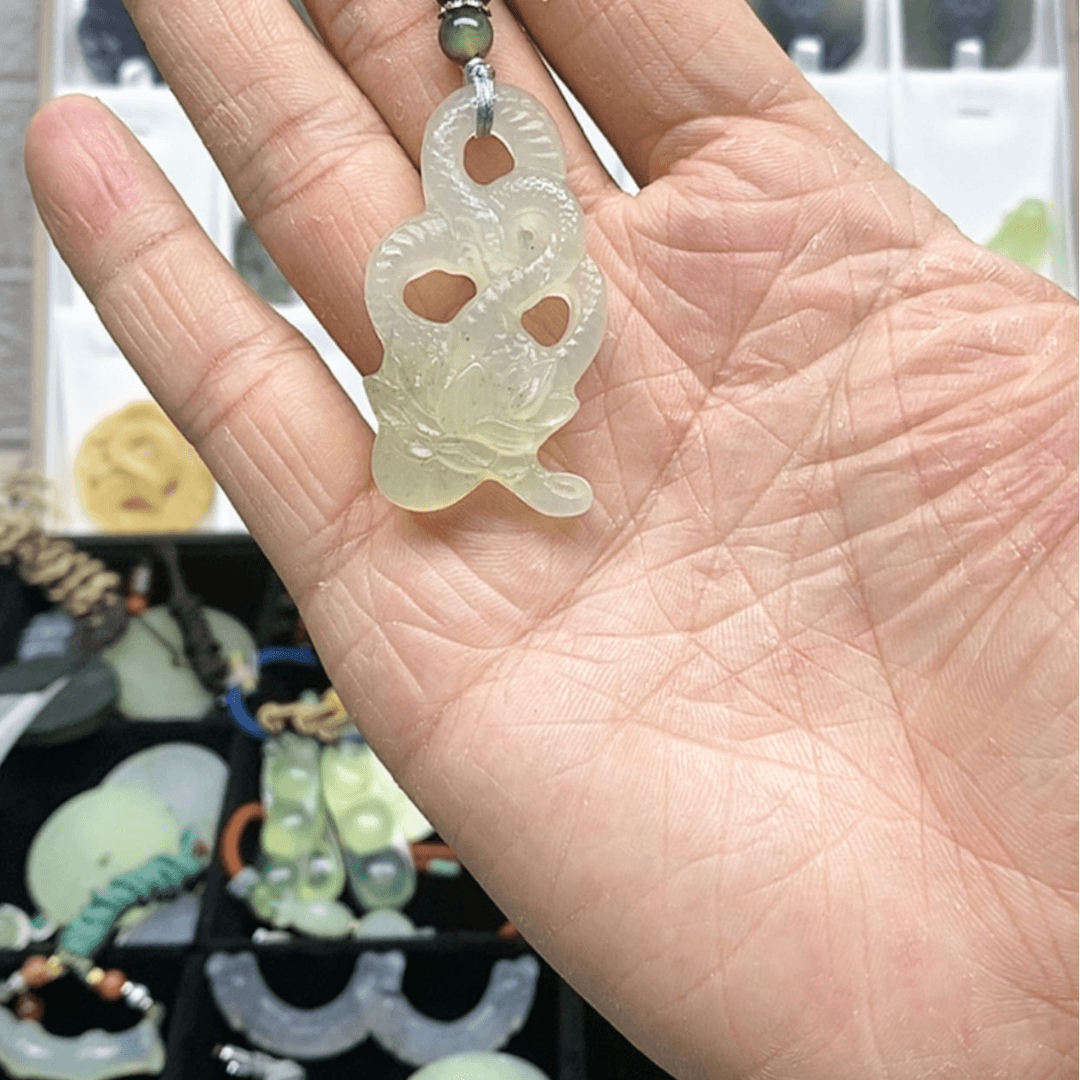 【闪购商品】蛇纹石玉颈饰未镶嵌T****/