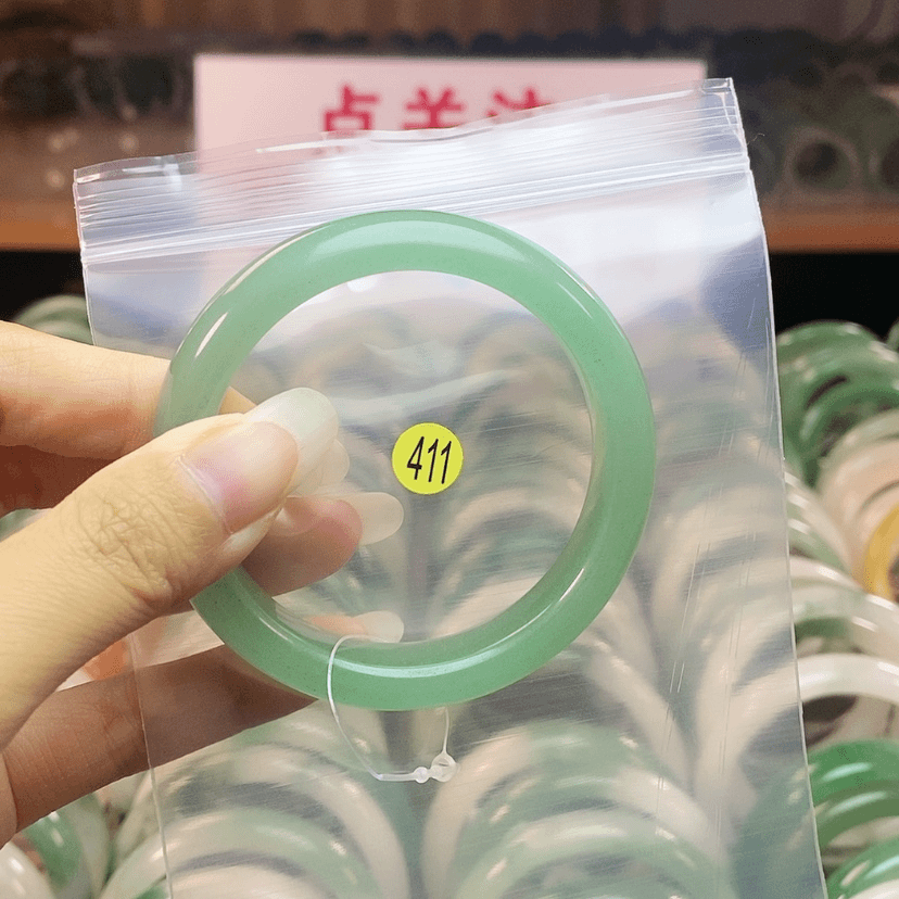 【闪购商品】石英质玉手镯未镶嵌54
