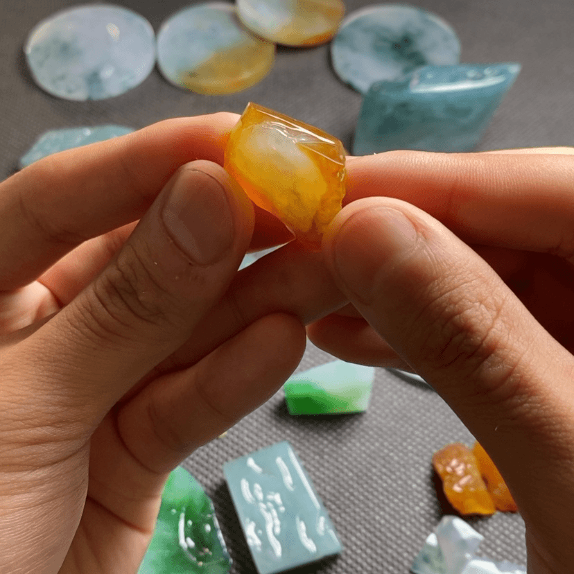 【闪购商品】定制翡翠未镶嵌同*冰红黄翡随行悟到佛窟