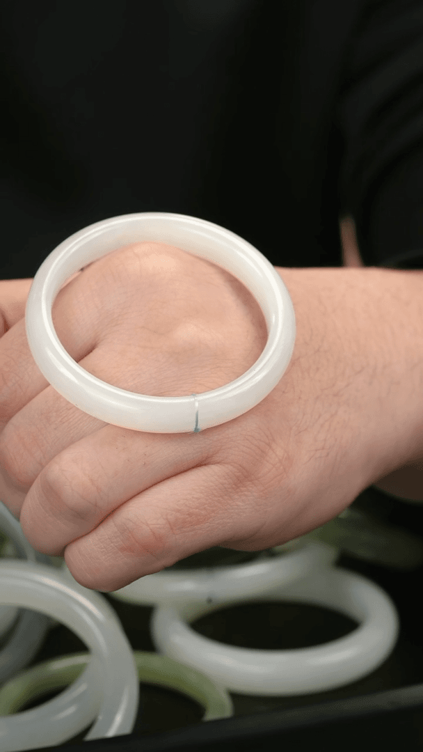 【闪购商品】和田玉手镯未镶嵌192手镯