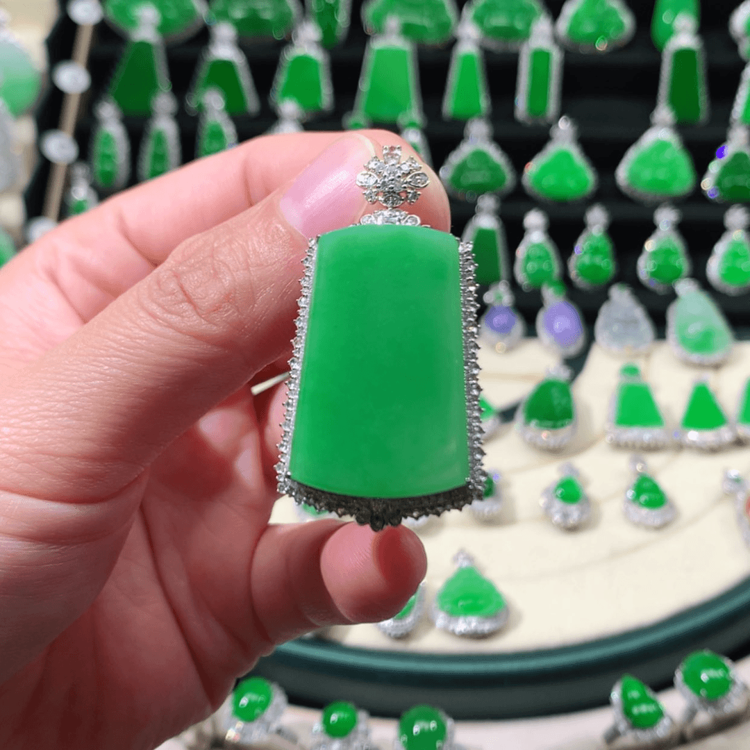 【闪购商品】翡翠颈饰18K金镶嵌赵*丽