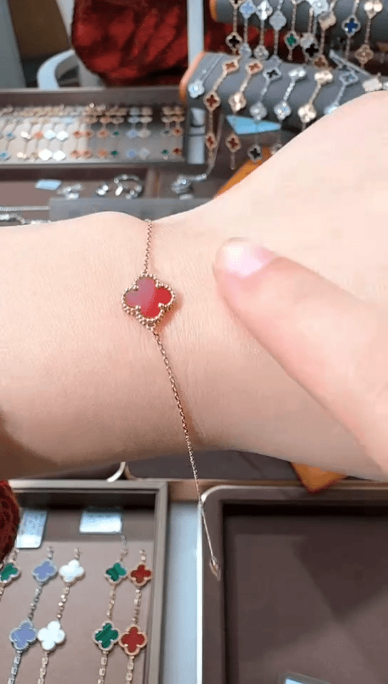【闪购商品】玛瑙/玉髓手链18K金镶嵌单花手链