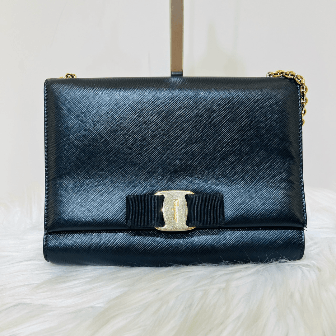 95新 FERRAGAMO/菲拉格慕 菲拉格慕黑色蝴蝶结链条包yt572