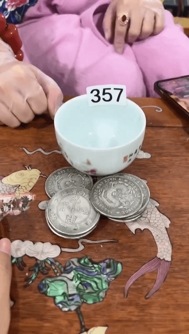 【闪购商品】陶瓷摆件.357其中一个