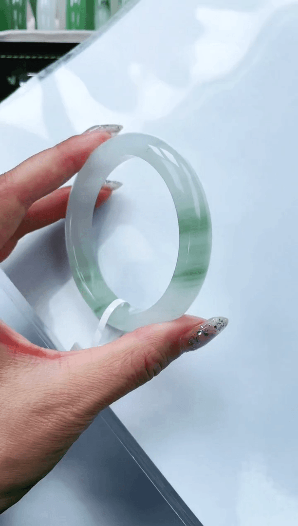 【闪购商品】石英质玉手镯未镶嵌S138