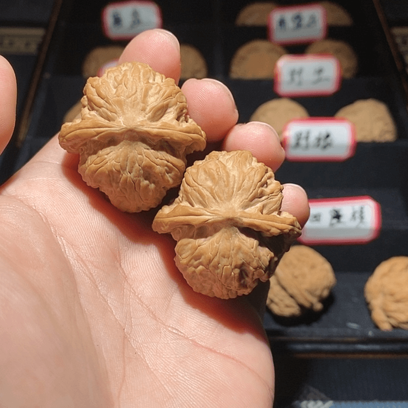 【闪购商品】桃核吊坠我****好37野狼