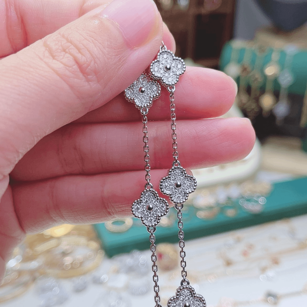 【闪购商品】钻石手链18K金镶嵌啊****?
