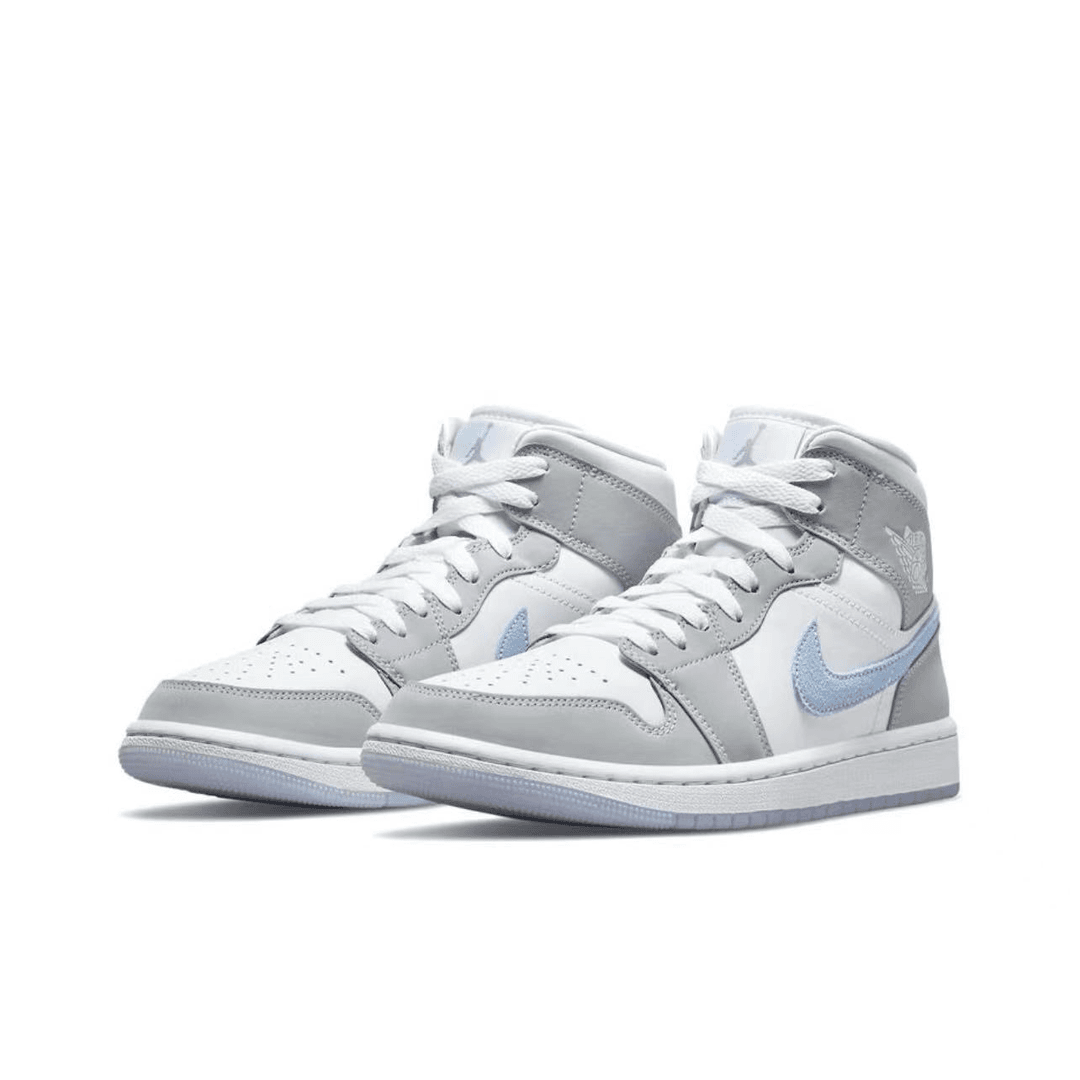 Nike/耐克AJ1 MID 女子中帮运动休闲鞋 BQ6472105