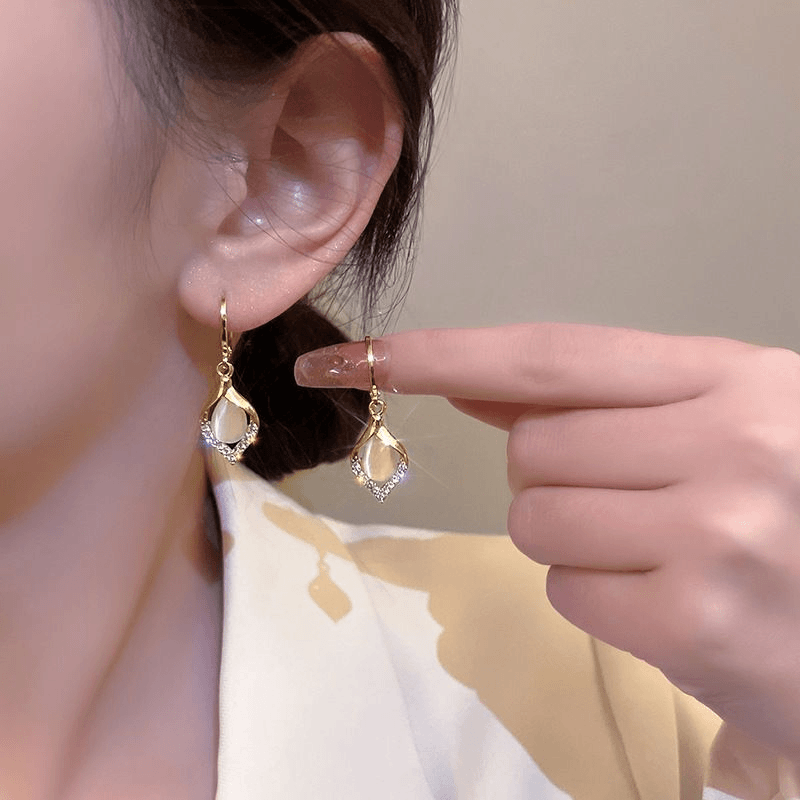 天使之泪耳环高级感精致百搭喵喵石耳扣2023年新款潮小众设计
